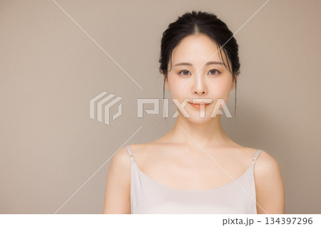 若い女性のビューティイメージ 若い女性のビューティイメージ 134397296