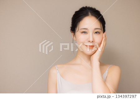 若い女性のビューティイメージ 若い女性のビューティイメージ 134397297