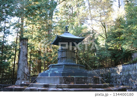 日光東照宮の奥宮宝塔 日光東照宮の奥宮宝塔 134400180