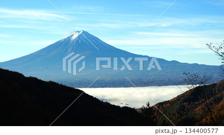 富士見橋展望台から望む早朝の富士山 富士見橋展望台から望む早朝の富士山 134400577