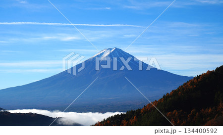富士見橋展望台から望む早朝の富士山 134400592