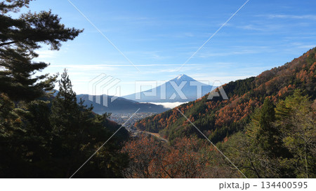 富士見橋展望台から望む早朝の富士山 富士見橋展望台から望む早朝の富士山 134400595