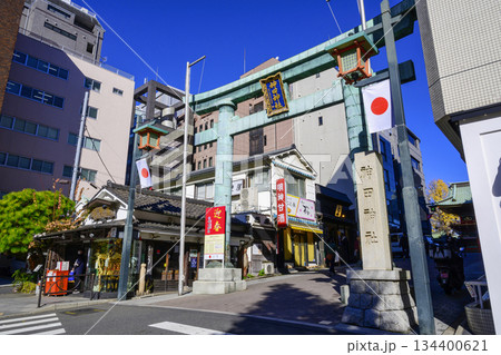 東京都 神田明神 鳥居と参道 東京都 神田明神 鳥居と参道 134400621