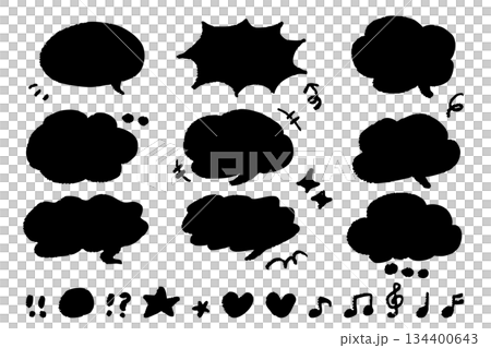 黒ベタのクレヨン風吹き出しセット 手描き漫画タッチのシルエットスピーチバブルと感情アイコン 134400643