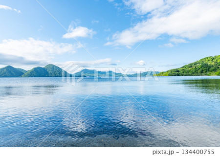 北海道洞爺湖町　初夏の洞爺湖 134400755