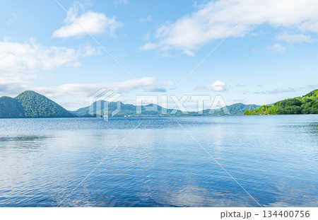 北海道洞爺湖町 初夏の洞爺湖 北海道洞爺湖町 初夏の洞爺湖 134400756