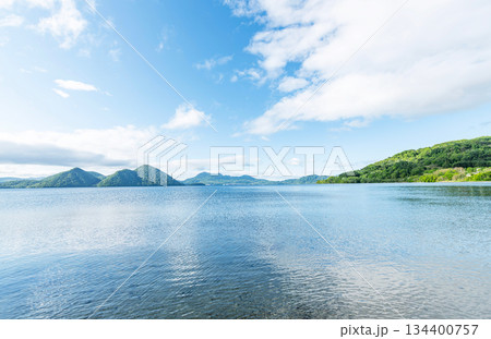 北海道洞爺湖町 初夏の洞爺湖 北海道洞爺湖町 初夏の洞爺湖 134400757
