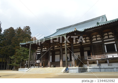 「金堂」（壇上伽藍･高野山 金剛峰寺／和歌山県伊都郡高野町高野山） 134402092