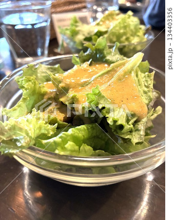 セットのサラダ 134403356