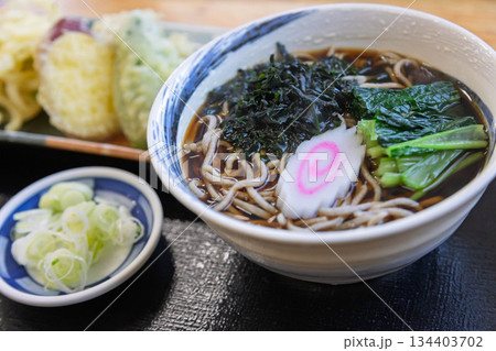 おいしい天ぷらとそば 134403702