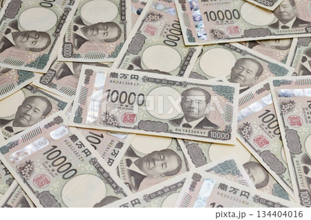 たくさんの1万円札2 134404016
