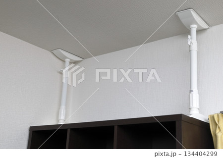 家具転倒防止突っ張り棒 134404299