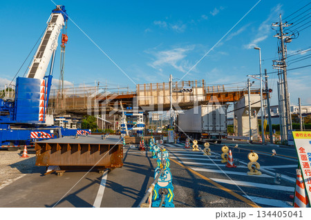 高架道路の建設現場 134405041
