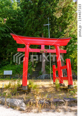 250719秋山郷結東古峯神社の鳥居 134407183
