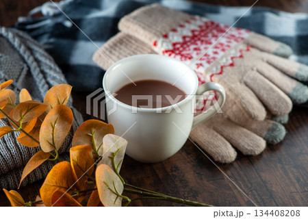 温かいココア 134408208