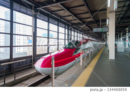 Akita Shinkansen, JR E6 Shinaknsen Bullet train arriving at Morioka Station platform for departing to Kakunodate Station. Morioka city, Iwate Prefecture, 23 April 2025 134408859