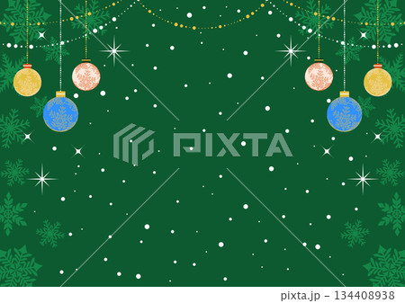 超シンプルクリスマス背景、かわいい、雪、オーナメント、緑、横、イラスト 134408938