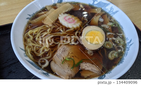 煮卵とチャーシューのラーメン 134409096