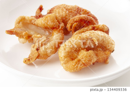 鶏皮のカリカリ揚げ 鶏皮のカリカリ揚げ 134409336