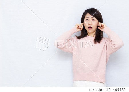 騒音トラブル 134409382