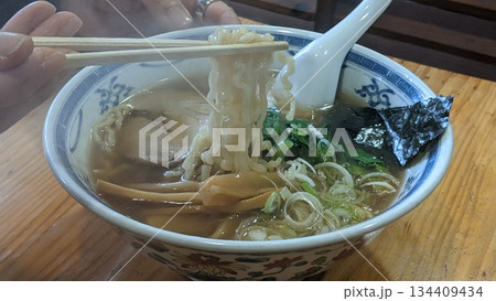 シンプルな醤油ラーメン 134409434