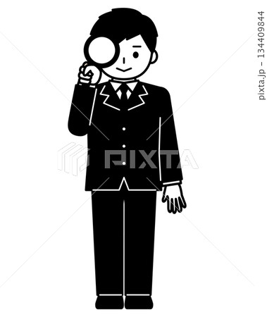 虫眼鏡（ルーペ）で調べる男の子 134409844