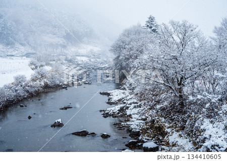 冬の馬瀬川《岐阜県 下呂市 馬瀬》 134410605