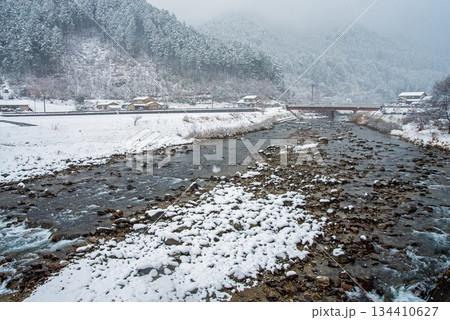 冬の馬瀬川《岐阜県 下呂市 馬瀬》 134410627
