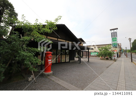 青森　弘前　丸ポストのある風景（津軽藩ねぷた村） 134411091