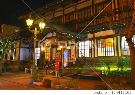 夜の竹瓦温泉(別府温泉・別府市) 夜の竹瓦温泉(別府温泉・別府市) 134411165