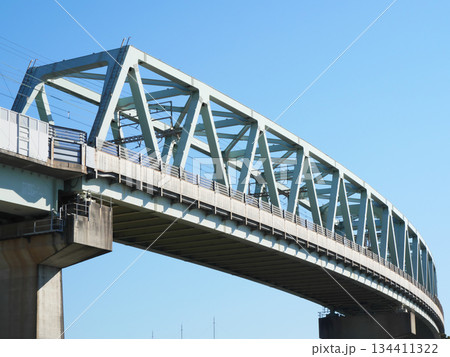 下から見上げる陸橋|辰巳 下から見上げる陸橋|辰巳 134411322