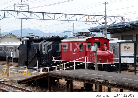 平賀駅に留置されたキ104とED333 134412908