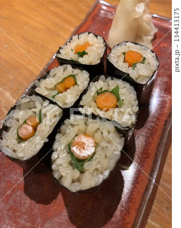 福井市の居酒屋で食べる「山ごぼう巻き」 福井市の居酒屋で食べる「山ごぼう巻き」 134413175