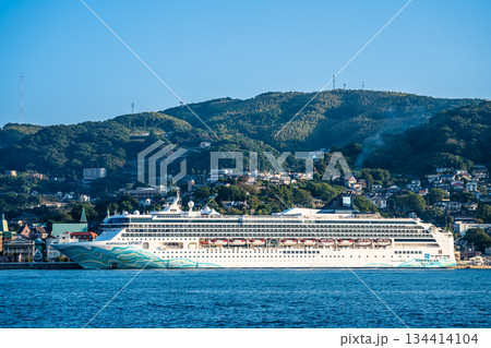 長崎港客船入港（Norwegian Spirit）対岸から【長崎市】 134414104