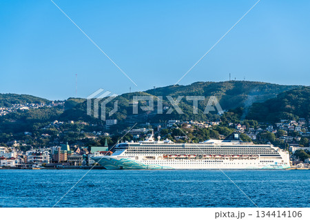 長崎港客船入港（Norwegian Spirit）対岸から【長崎市】 134414106