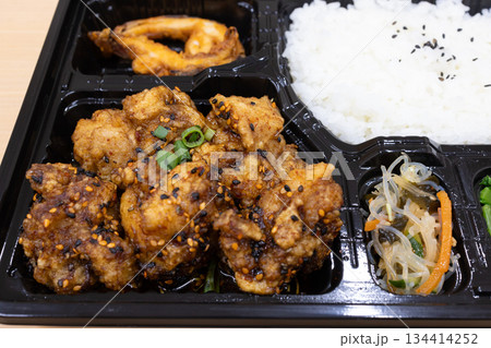 美味しい鶏肉からあげ弁当 134414252