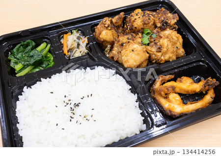 美味しい鶏肉からあげ弁当 134414256