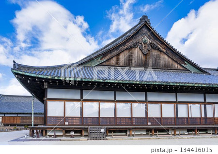 晩秋の二条城　二の丸御殿　京都市中京区 134416015