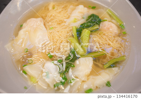 【シンガポール】シンガポール・チャンギ国際空港のフードコートで食すワンタン麺 【シンガポール】シンガポール・チャンギ国際空港のフードコートで食すワンタン麺 134416170