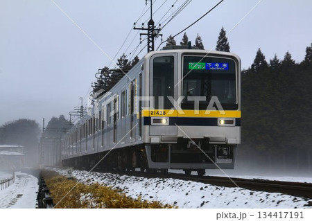 日比谷線を勇退し雪景色の新天地で活躍する… 20400系 134417191
