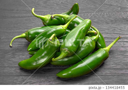 苦くない野菜、こどもピーマン 134418455