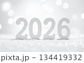白い背景に立体数字で表現された2026年の新年イメージ 134419332