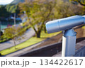 公園に設置された望遠鏡 134422617