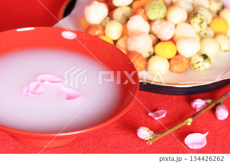 ひなまつり　1　桃の節句のイメージ 134426262