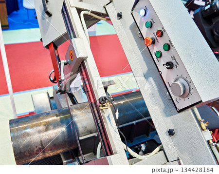 Automatic band saw 134428184