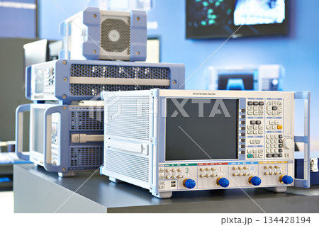 Vector network analyzer 134428194
