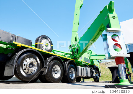 Hydraulic support for concrete pump 134428839