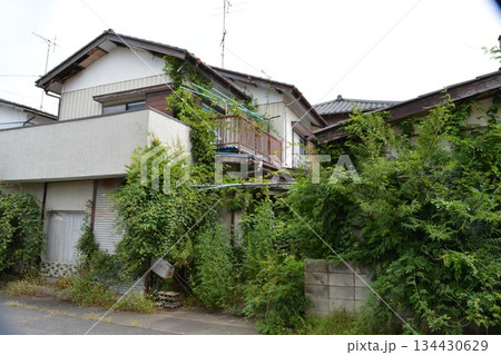 空き家になった日本の住宅 空き家になった日本の住宅 134430629