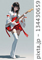 楽器女子035 巫女風衣装でギターを演奏する女性イラスト 134430659
