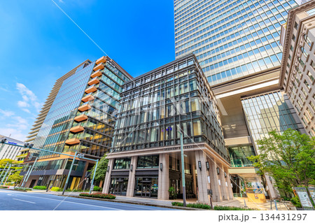 東京　中央区　京橋の都市風景　京橋二丁目交差点付近 134431297